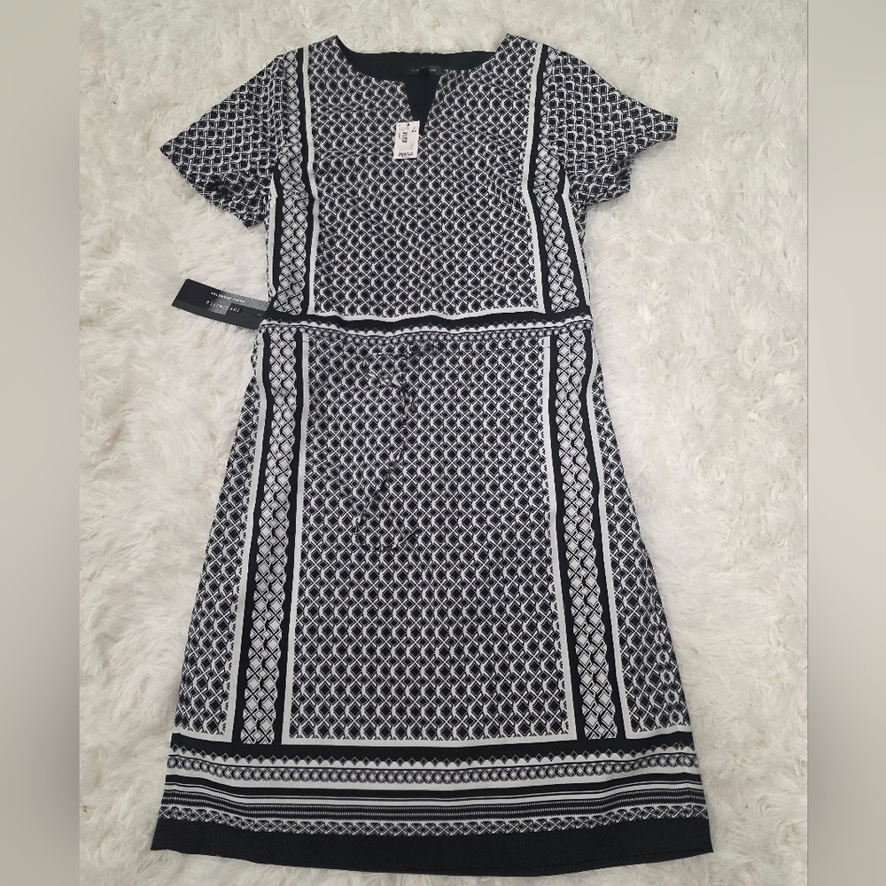 The Limited- Black & White Geometric Dress. Size XS. NWT!